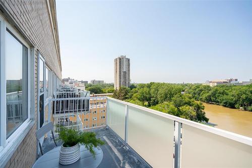 905 71 Roslyn Road, Winnipeg, MB - Outdoor With View