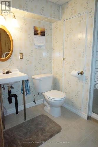 383 Joyal Street, Temiskaming Shores, ON - Indoor Photo Showing Bathroom