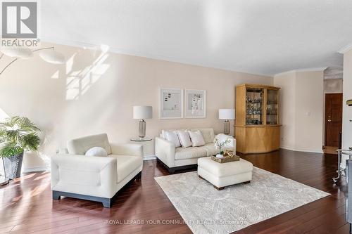 Lp #904 - 18 Concorde Place, Toronto, ON - Indoor Photo Showing Living Room