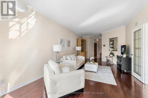 Lp #904 - 18 Concorde Place, Toronto, ON - Indoor Photo Showing Living Room