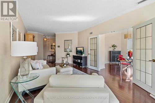 Lp #904 - 18 Concorde Place, Toronto (Banbury-Don Mills), ON - Indoor Photo Showing Living Room