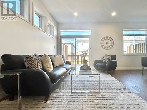 8 Otonabee Street, Belleville, ON - Indoor Photo Showing Living Room