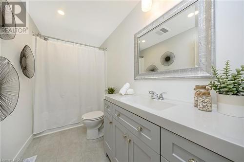 402 Pinetree Crescent, Cambridge, ON - Indoor Photo Showing Bathroom