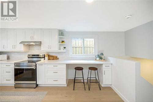 402 Pinetree Crescent, Cambridge, ON - Indoor Photo Showing Kitchen