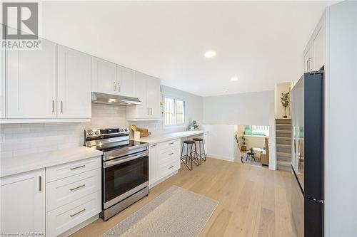 402 Pinetree Crescent, Cambridge, ON - Indoor Photo Showing Kitchen