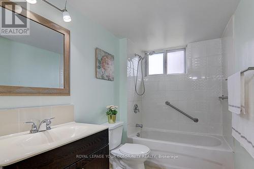 405 - 2550 Pharmacy Avenue, Toronto, ON - Indoor Photo Showing Bathroom