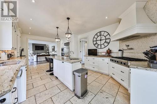 1359 Sedgewick Crescent, Oakville, ON - Indoor Photo Showing Kitchen With Upgraded Kitchen