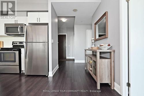 1310 - 2900 Highway 7, Vaughan, ON - Indoor Photo Showing Kitchen