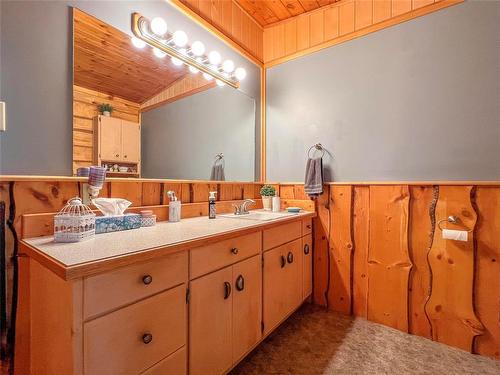 Swan River, Manitoba - Indoor Photo Showing Bathroom