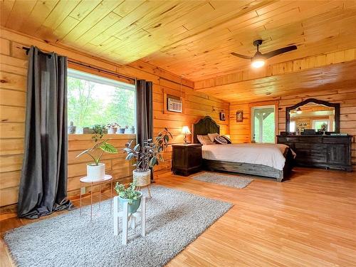 Swan River, Manitoba - Indoor Photo Showing Bedroom