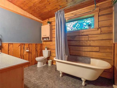 Swan River, Manitoba - Indoor Photo Showing Bathroom