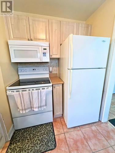 27 - 216 Town House Crescent, Brampton, ON - Indoor Photo Showing Laundry Room