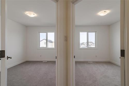 27 Clarkleigh Crescent, Winnipeg, MB - Indoor Photo Showing Other Room