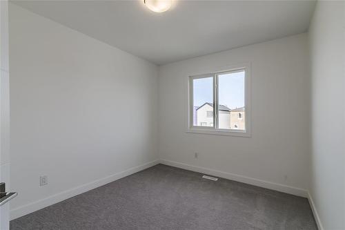 27 Clarkleigh Crescent, Winnipeg, MB - Indoor Photo Showing Other Room