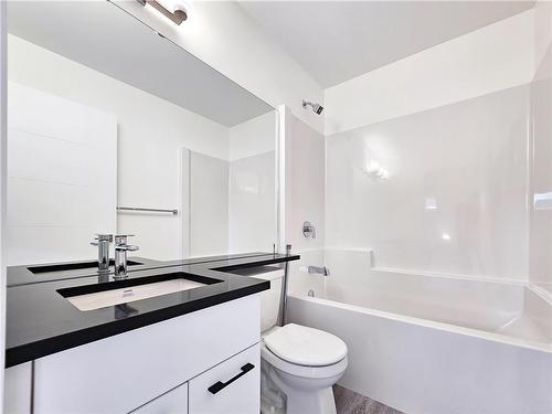 27 Clarkleigh Crescent, Winnipeg, MB - Indoor Photo Showing Bathroom