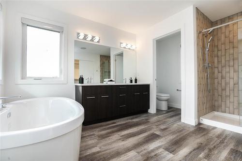 30 Thrush Street, Winnipeg, MB - Indoor Photo Showing Bathroom