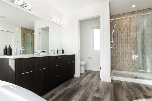 30 Thrush Street, Winnipeg, MB - Indoor Photo Showing Bathroom