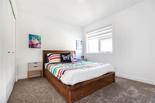 30 Thrush Street, Winnipeg, MB - Indoor Photo Showing Bedroom