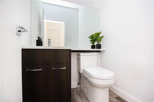 30 Thrush Street, Winnipeg, MB - Indoor Photo Showing Bathroom