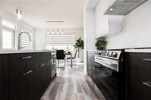 30 Thrush Street, Winnipeg, MB - Indoor Photo Showing Kitchen With Upgraded Kitchen