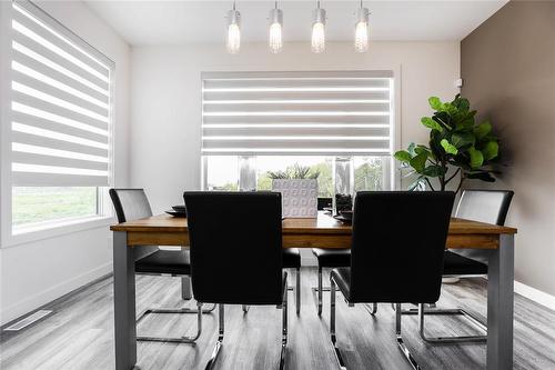 30 Thrush Street, Winnipeg, MB - Indoor Photo Showing Dining Room