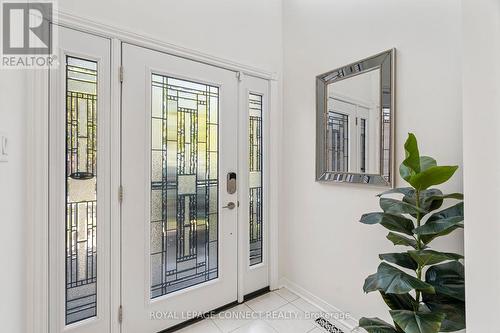 69 Pinnacle Trail, Aurora, ON - Indoor Photo Showing Other Room