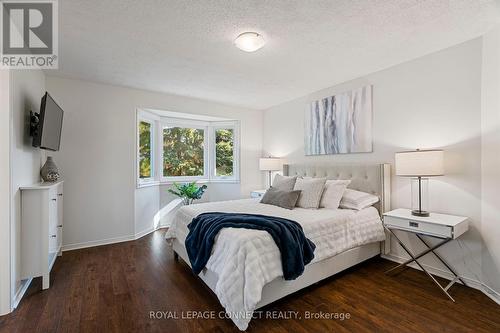 69 Pinnacle Trail, Aurora, ON - Indoor Photo Showing Bedroom