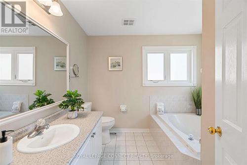 69 Pinnacle Trail, Aurora, ON - Indoor Photo Showing Bathroom