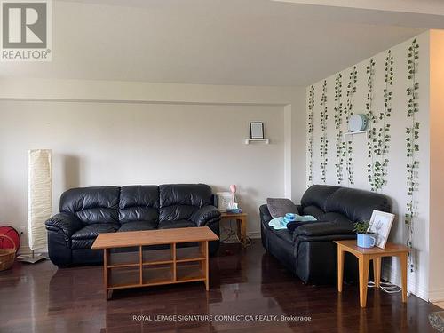 175 Winterberry Boulevard, Thorold, ON - Indoor Photo Showing Living Room