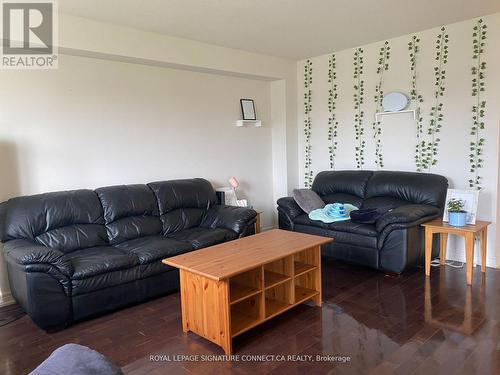 175 Winterberry Boulevard, Thorold, ON - Indoor Photo Showing Living Room