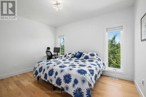 2211 Cole Hill Road, Kingston, ON - Indoor Photo Showing Bedroom