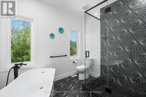 2211 Cole Hill Road, Kingston, ON - Indoor Photo Showing Bathroom