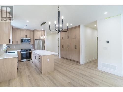 279 Bentgrass Avenue, Oliver, BC - Indoor Photo Showing Kitchen