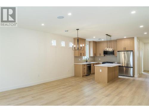 279 Bentgrass Avenue, Oliver, BC - Indoor Photo Showing Kitchen