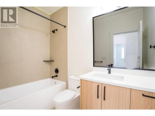 279 Bentgrass Avenue, Oliver, BC - Indoor Photo Showing Bathroom