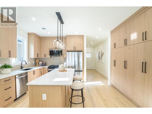 279 Bentgrass Avenue, Oliver, BC - Indoor Photo Showing Kitchen With Upgraded Kitchen