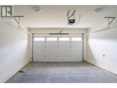 279 Bentgrass Avenue, Oliver, BC - Indoor Photo Showing Garage