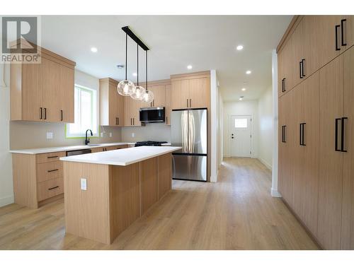 279 Bentgrass Avenue, Oliver, BC - Indoor Photo Showing Kitchen With Upgraded Kitchen