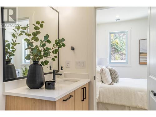 279 Bentgrass Avenue, Oliver, BC - Indoor Photo Showing Bathroom