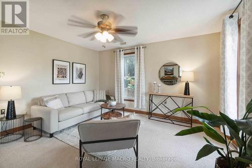 229 Main Street W, Grimsby, ON - Indoor Photo Showing Living Room