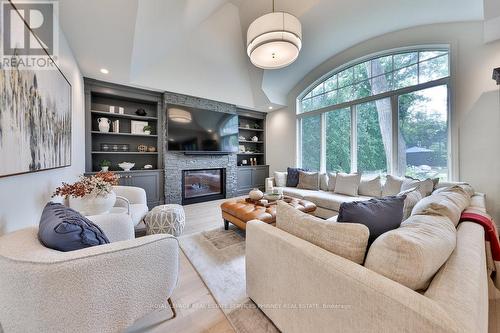 1366 Queen Victoria Avenue, Mississauga, ON - Indoor Photo Showing Living Room With Fireplace