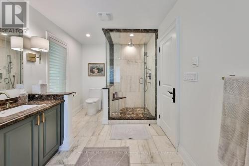 1366 Queen Victoria Avenue, Mississauga, ON - Indoor Photo Showing Bathroom