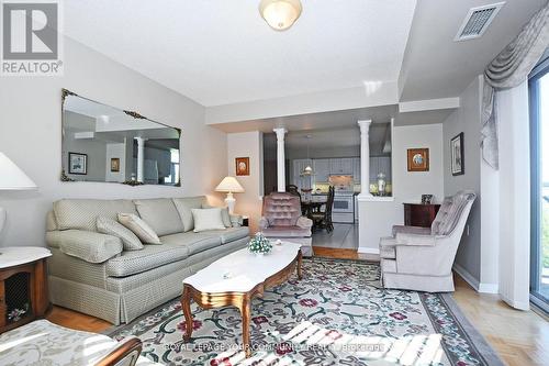 419 - 2502 Rutherford Road, Vaughan, ON - Indoor Photo Showing Living Room