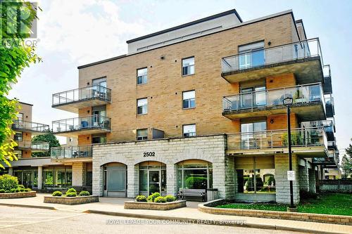 419 - 2502 Rutherford Road, Vaughan, ON - Outdoor With Balcony