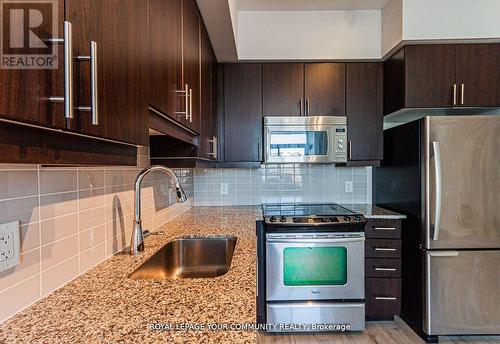 706 - 85 North Park Road, Vaughan, ON - Indoor Photo Showing Kitchen With Stainless Steel Kitchen With Upgraded Kitchen