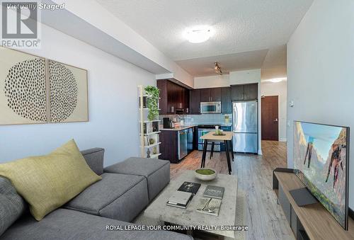 706 - 85 North Park Road, Vaughan, ON - Indoor Photo Showing Living Room