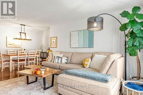 404 - 35 Church Street, Toronto, ON - Indoor Photo Showing Living Room