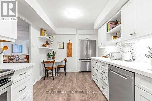 404 - 35 Church Street, Toronto (Church-Yonge Corridor), ON - Indoor Photo Showing Kitchen With Stainless Steel Kitchen