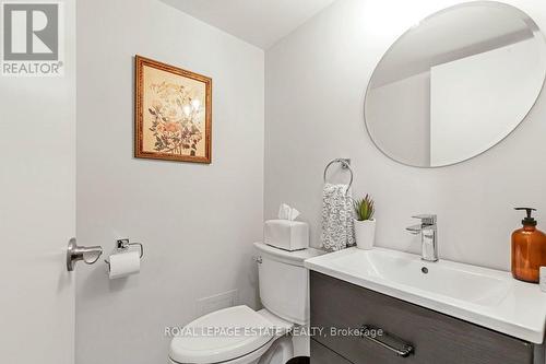 404 - 35 Church Street, Toronto, ON - Indoor Photo Showing Bathroom