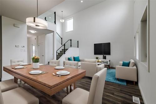 35 Chimney Swift Way, St Adolphe, MB - Indoor Photo Showing Dining Room